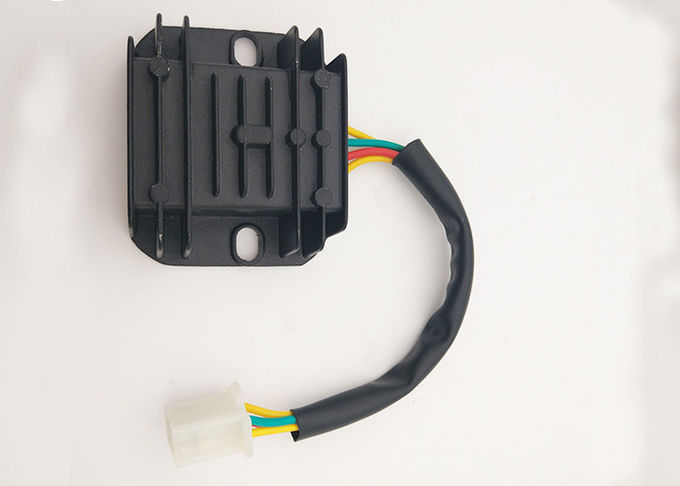 Recorte regulador del condensador externo de cuatro cables del rectificador del regulador de voltaje de la motocicleta de FXD 125