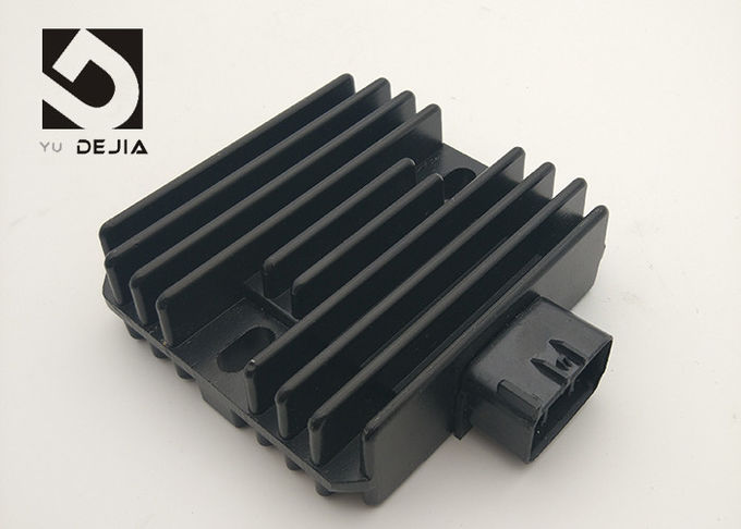 El Pin del rectificador 4 del regulador de la motocicleta de ZR400 Ninja 400R 650R, protege el faro