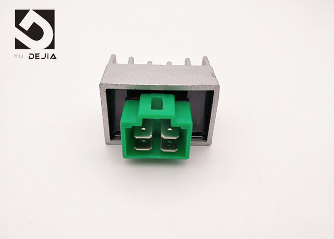 Accesorios de la motocicleta del Pin del voltaje 4 del rectificador 12V del regulador de la motocicleta de Yamaha LC135